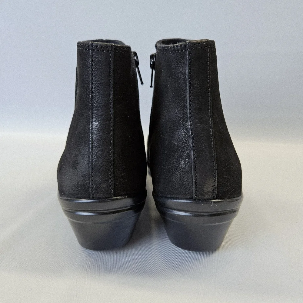 Aravon Kitt Bootie Ankle Boot Women 9 Black Leather Zip Classic Comfort Low Heel